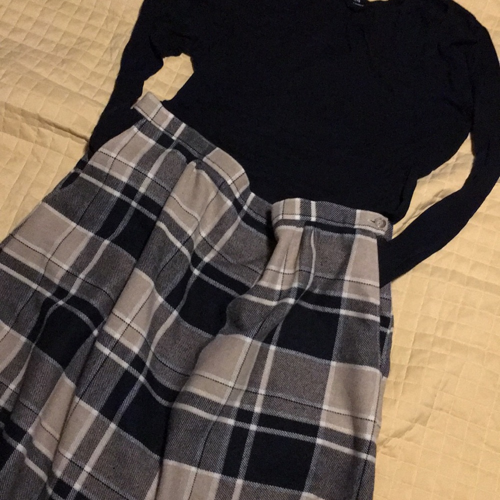 Sz 16 Vintage Tan and Black Tartan Style Skirt